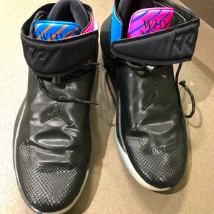 Mens Jordan “Why Not” semi new shoes. Looks like new shoes.